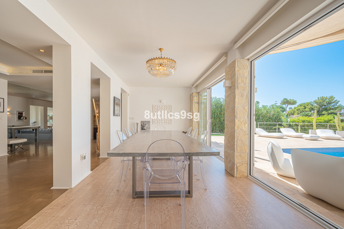 5 Bed Townhouse for sale in Nueva Andalucía Costa Del Sol, Málaga, Spain