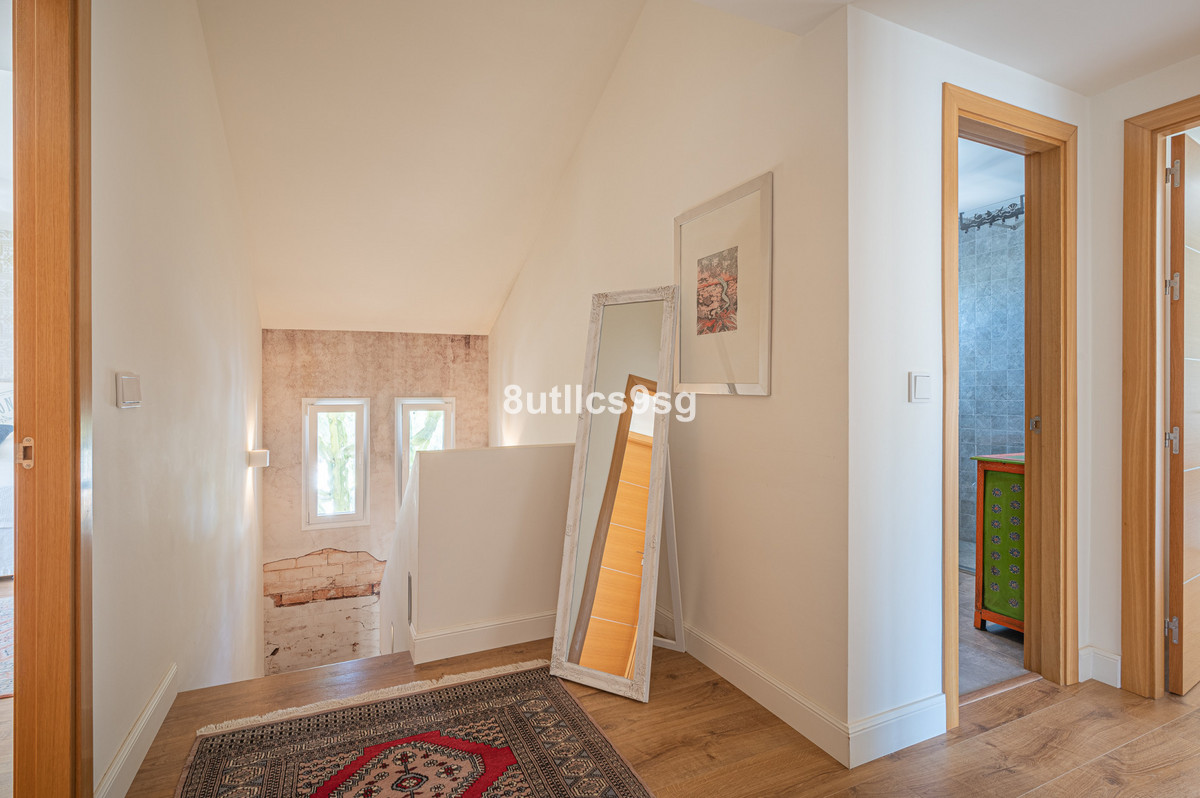 5 Bed Townhouse for sale in Nueva Andalucía Costa Del Sol, Málaga, Spain