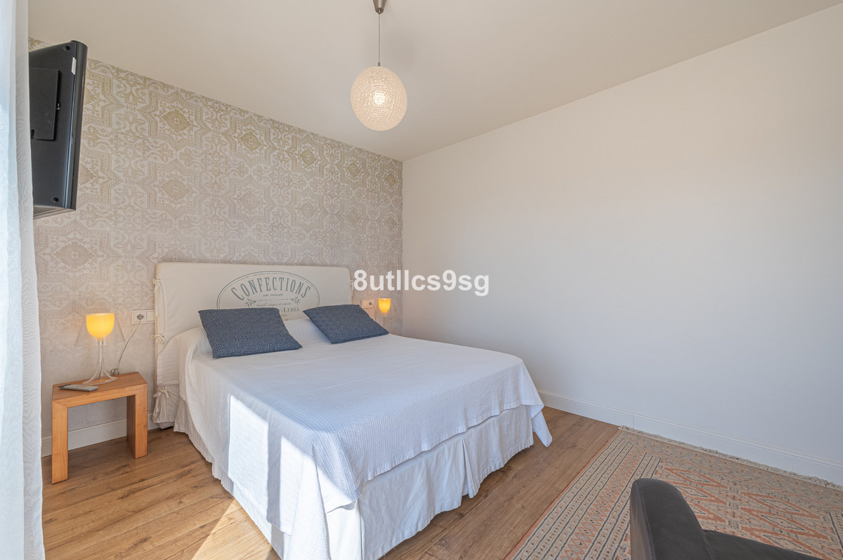 5 Bed Townhouse for sale in Nueva Andalucía Costa Del Sol, Málaga, Spain