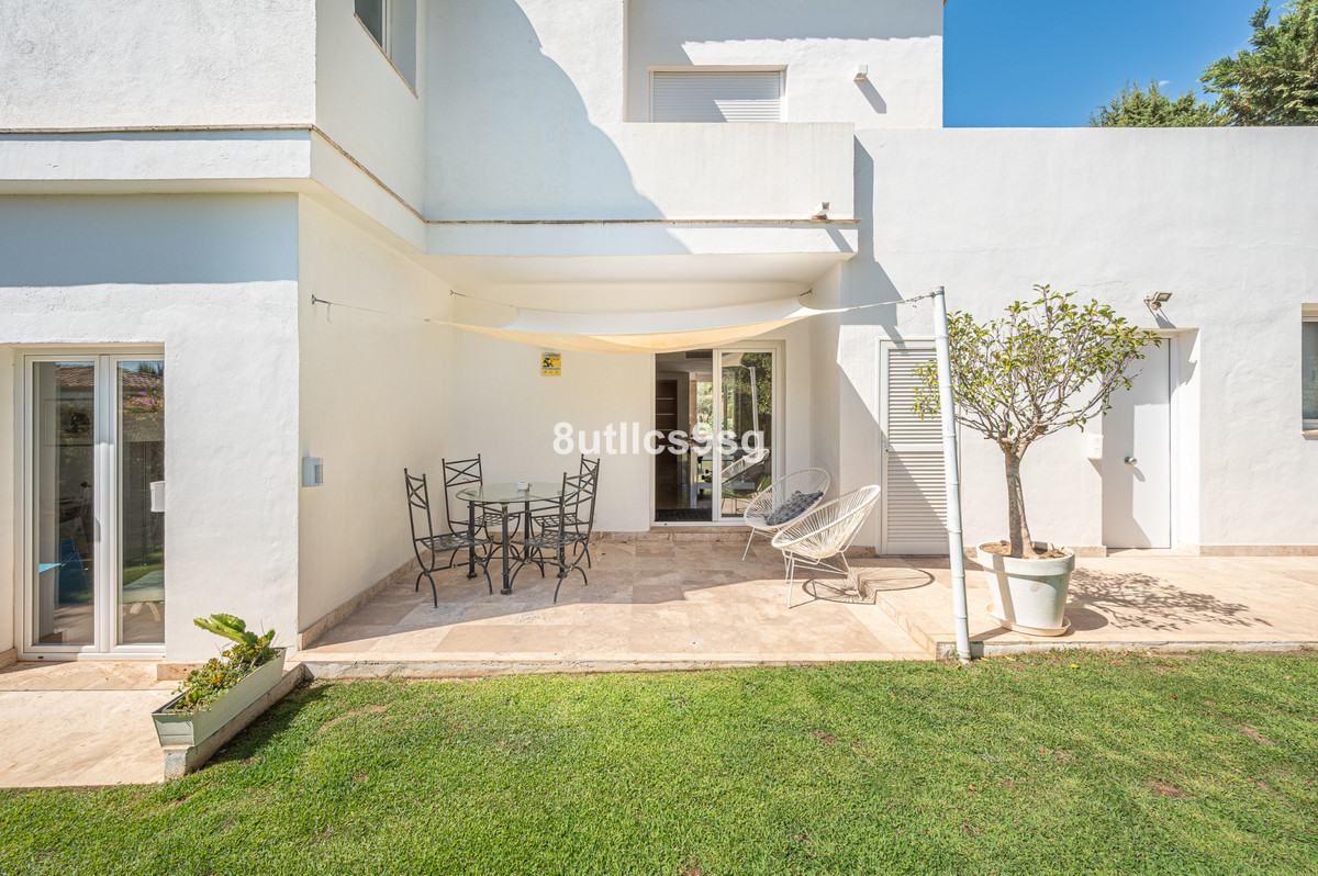 5 Bed Townhouse for sale in Nueva Andalucía Costa Del Sol, Málaga, Spain