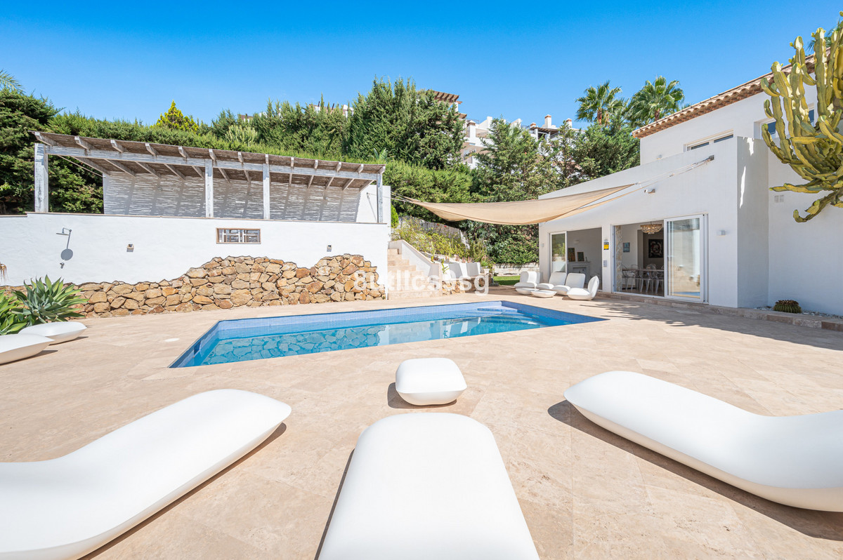 5 Bed Townhouse for sale in Nueva Andalucía Costa Del Sol, Málaga, Spain