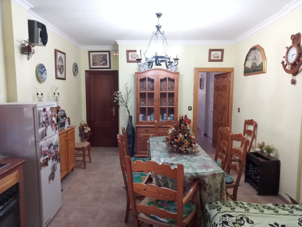 4 Bed Townhouse for sale in Riogordo Costa Del Sol East, Málaga, Spain
