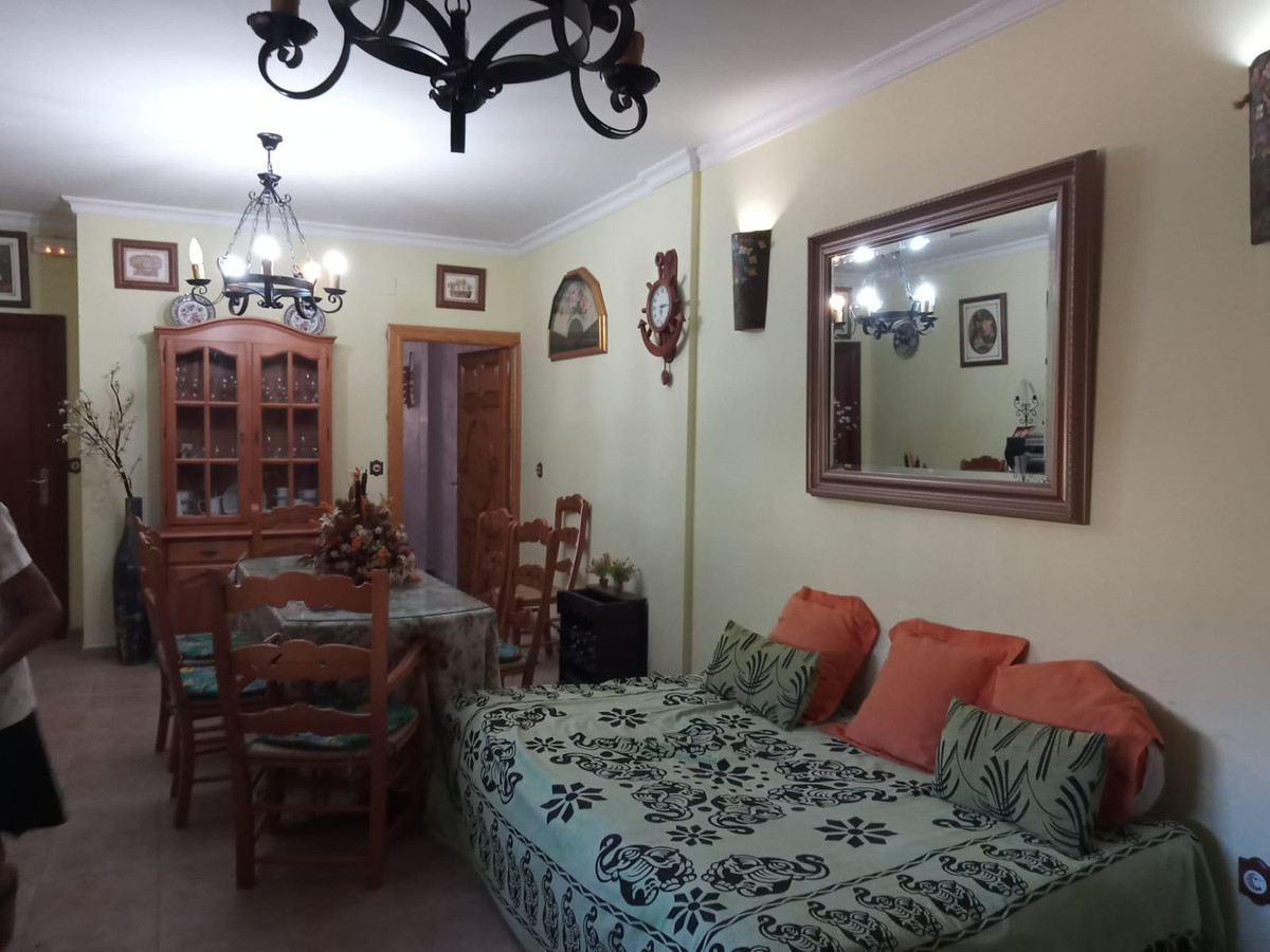 4 Bed Townhouse for sale in Riogordo Costa Del Sol East, Málaga, Spain