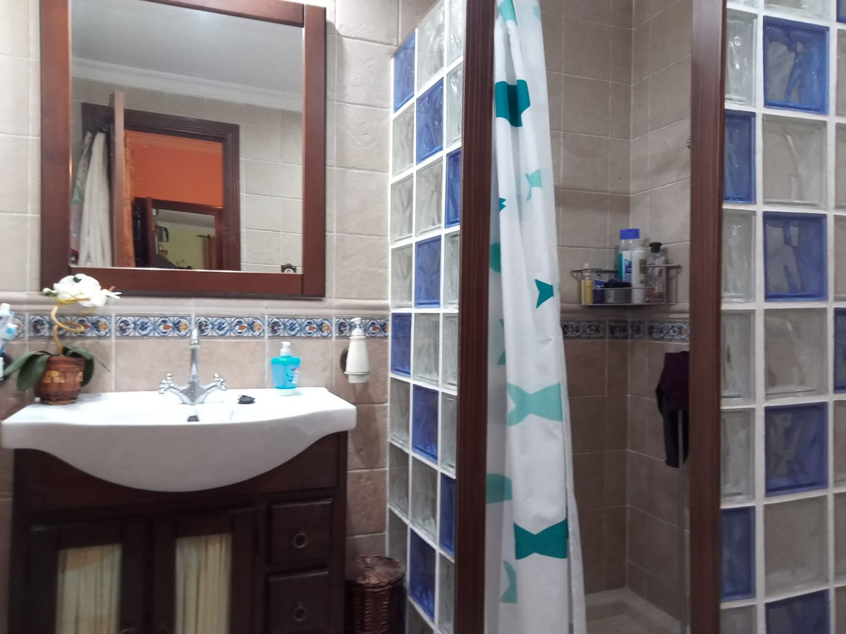 4 Bed Townhouse for sale in Riogordo Costa Del Sol East, Málaga, Spain