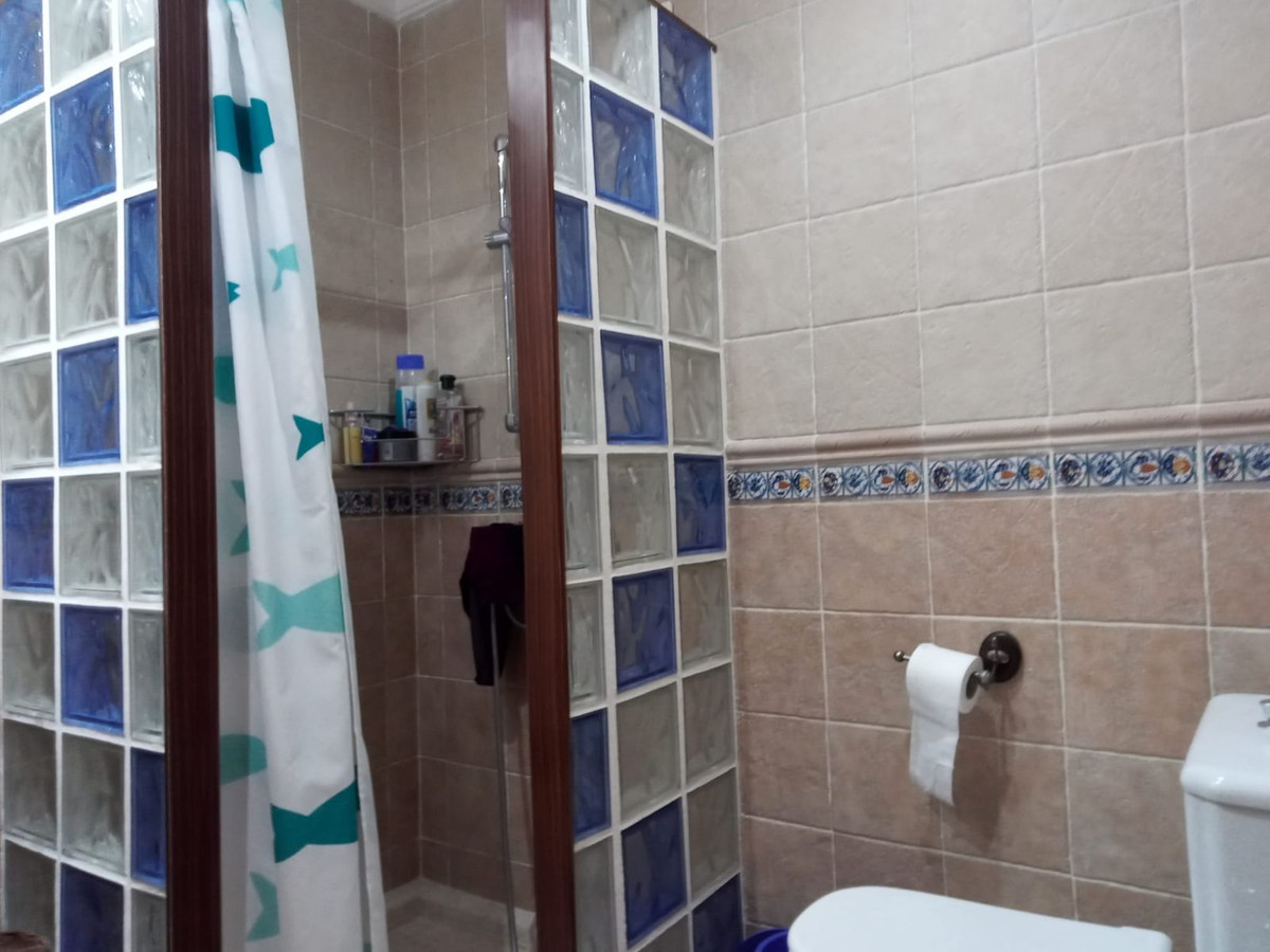 4 Bed Townhouse for sale in Riogordo Costa Del Sol East, Málaga, Spain