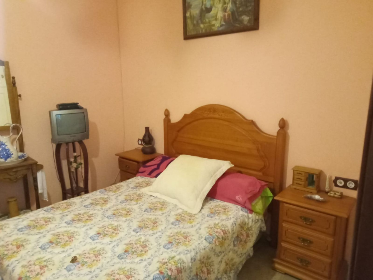 4 Bed Townhouse for sale in Riogordo Costa Del Sol East, Málaga, Spain