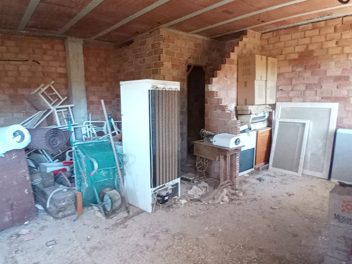 4 Bed Townhouse for sale in Riogordo Costa Del Sol East, Málaga, Spain