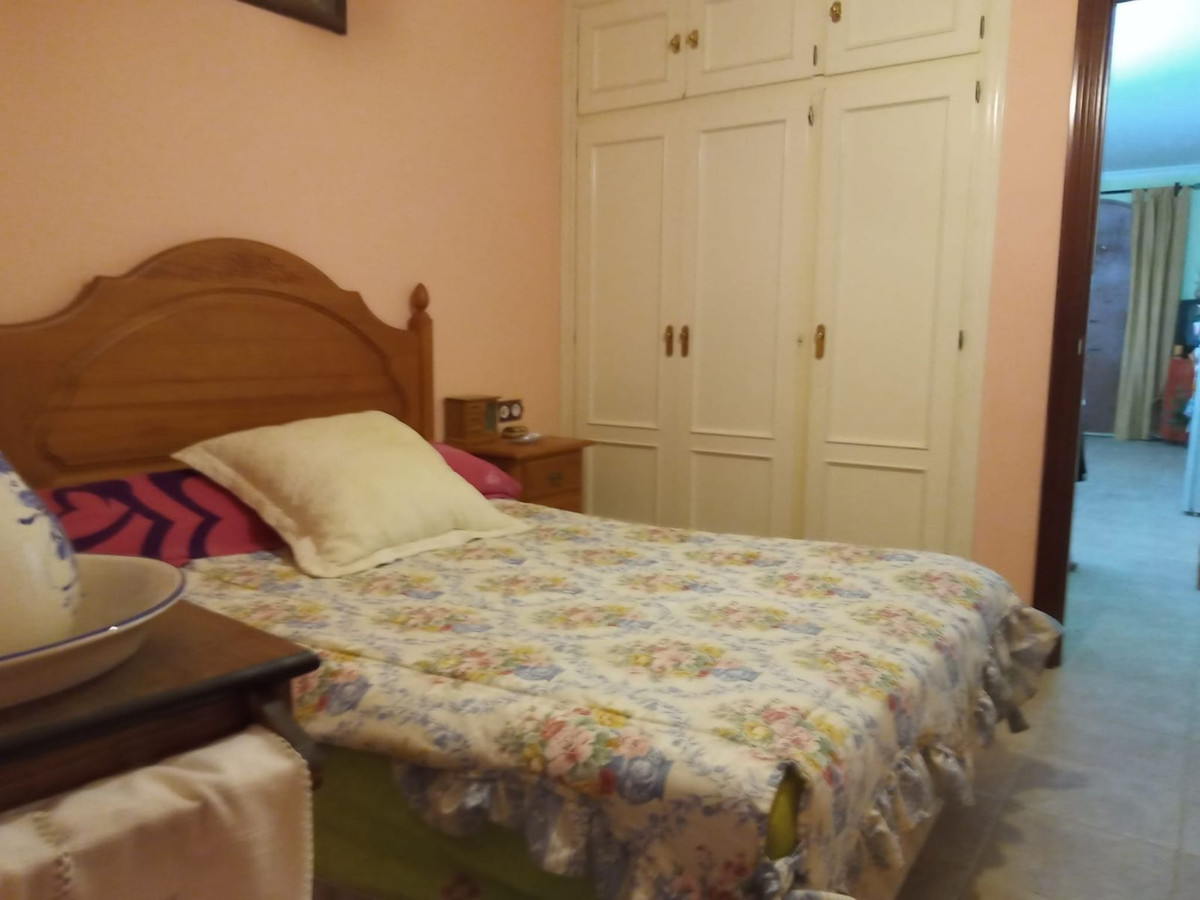 4 Bed Townhouse for sale in Riogordo Costa Del Sol East, Málaga, Spain