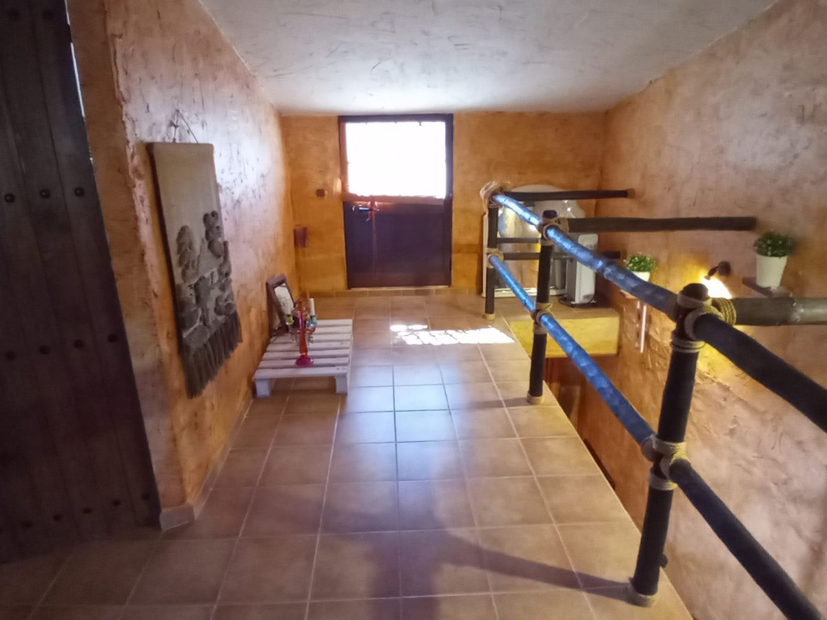 4 Bed Townhouse for sale in Riogordo Costa Del Sol East, Málaga, Spain
