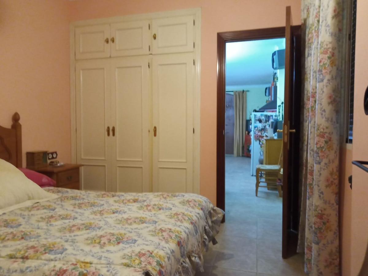 4 Bed Townhouse for sale in Riogordo Costa Del Sol East, Málaga, Spain