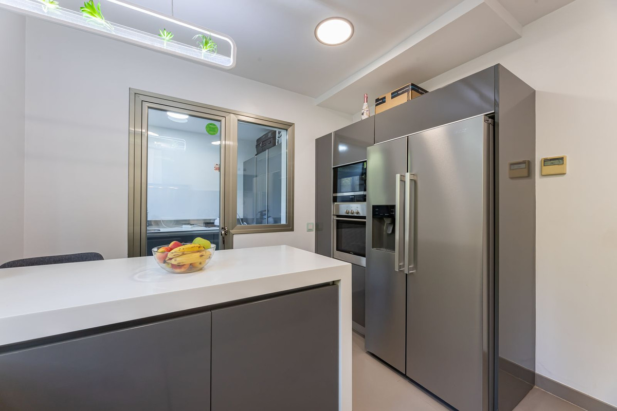 2 Bed Apartment for sale in Benahavís Costa Del Sol, Málaga, Spain