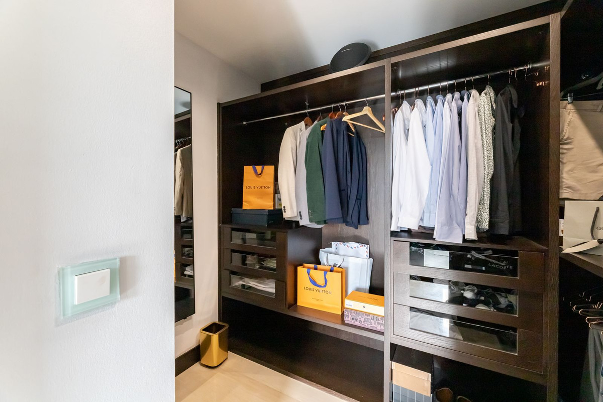 2 Bed Apartment for sale in Benahavís Costa Del Sol, Málaga, Spain