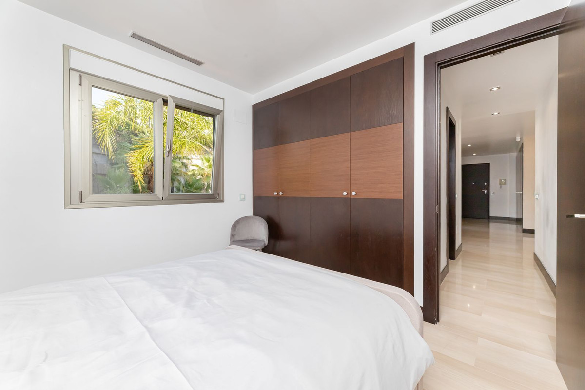 2 Bed Apartment for sale in Benahavís Costa Del Sol, Málaga, Spain