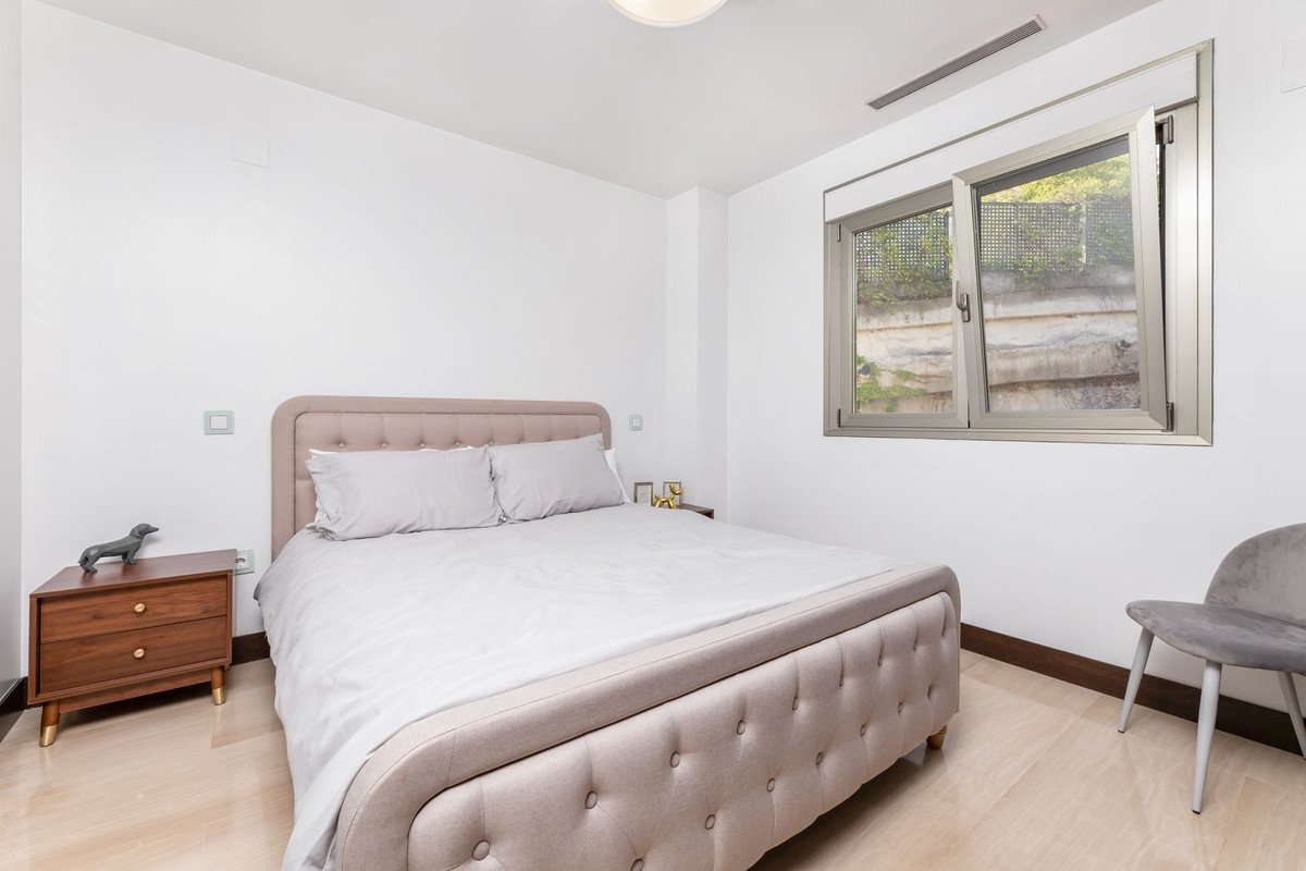 2 Bed Apartment for sale in Benahavís Costa Del Sol, Málaga, Spain