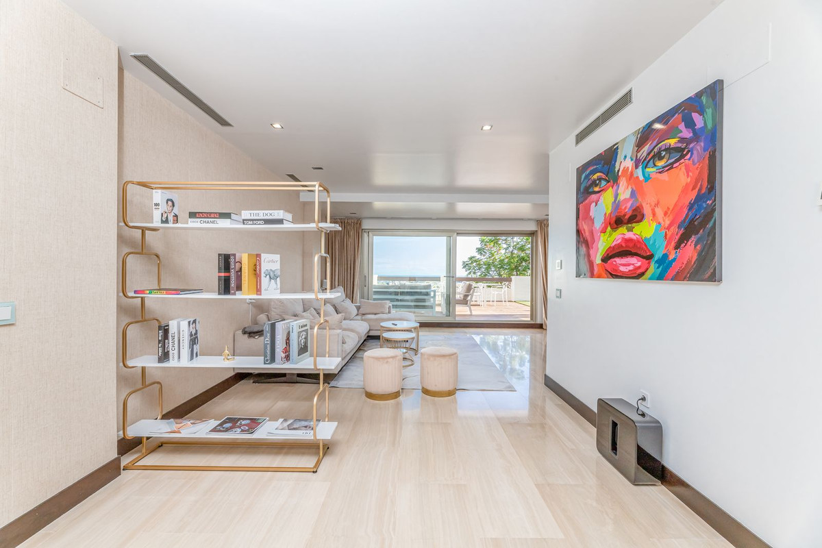 2 Bed Apartment for sale in Benahavís Costa Del Sol, Málaga, Spain