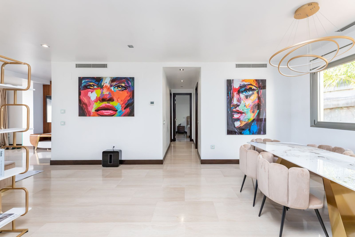 2 Bed Apartment for sale in Benahavís Costa Del Sol, Málaga, Spain
