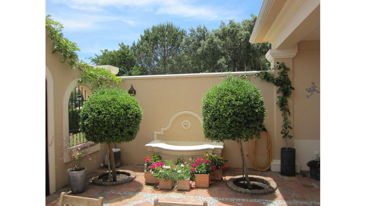 Se vende Villa - Chalet de 7 dormitorios en Costa Del Sol, Cadiz, España