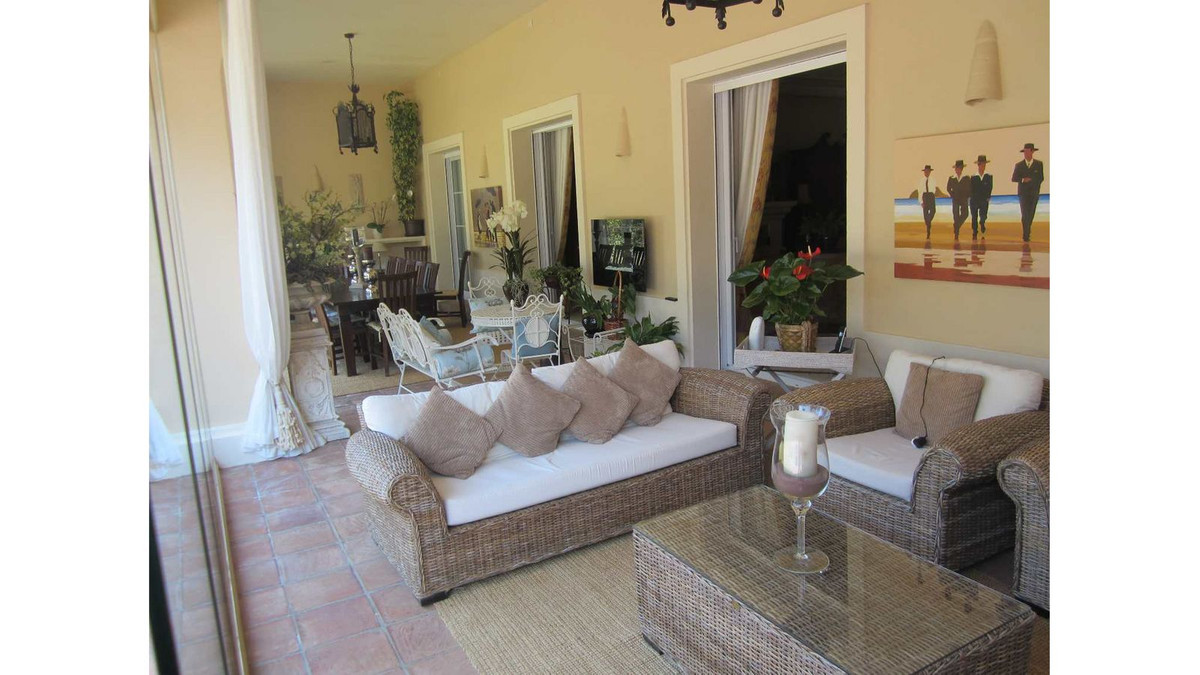 Se vende Villa - Chalet de 7 dormitorios en Costa Del Sol, Cadiz, España