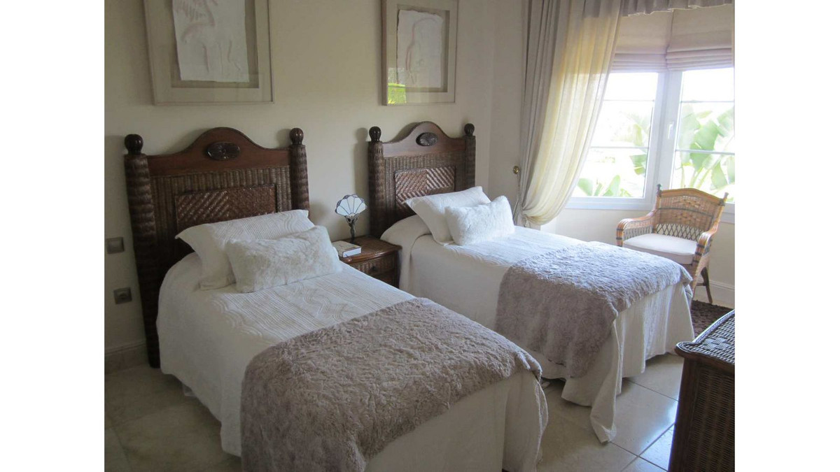 Se vende Villa - Chalet de 7 dormitorios en Costa Del Sol, Cadiz, España