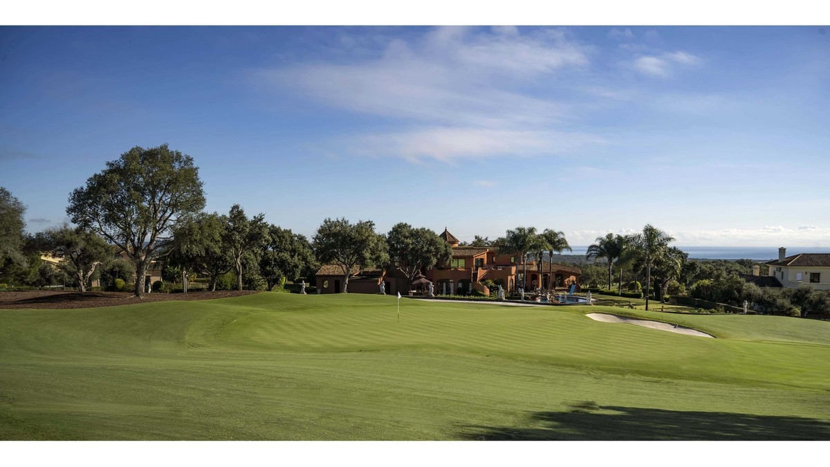 Se vende Villa - Chalet de 7 dormitorios en Costa Del Sol, Cadiz, España