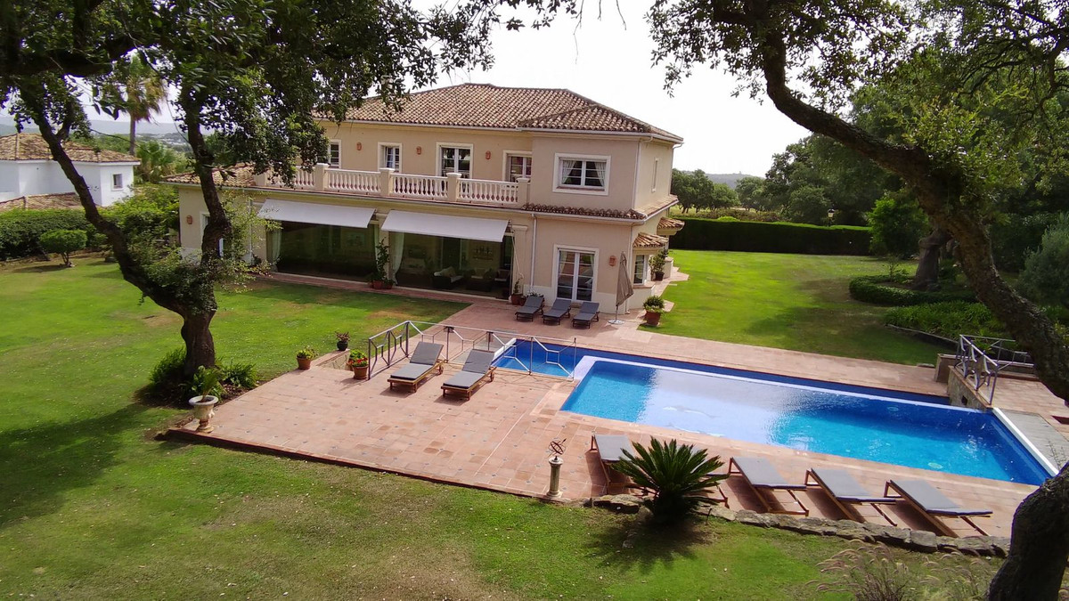 Se vende Villa - Chalet de 7 dormitorios en Costa Del Sol, Cadiz, España