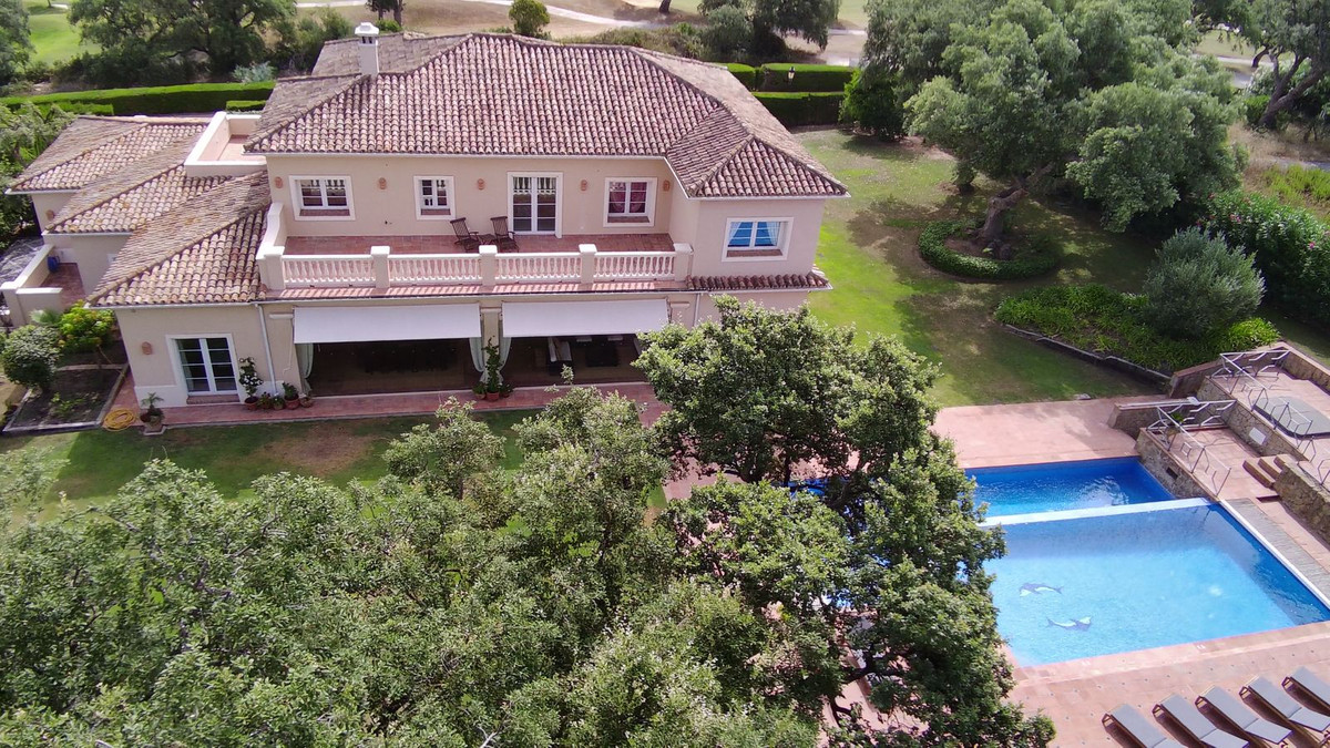 Se vende Villa - Chalet de 7 dormitorios en Costa Del Sol, Cadiz, España
