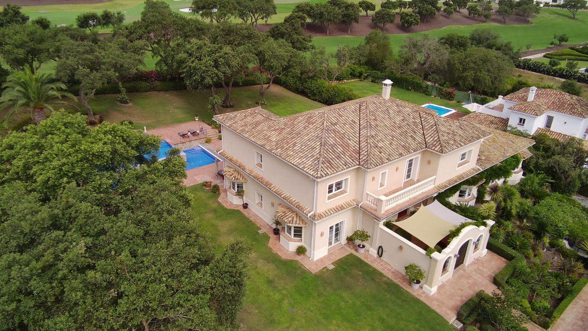 Se vende Villa - Chalet de 7 dormitorios en Costa Del Sol, Cadiz, España