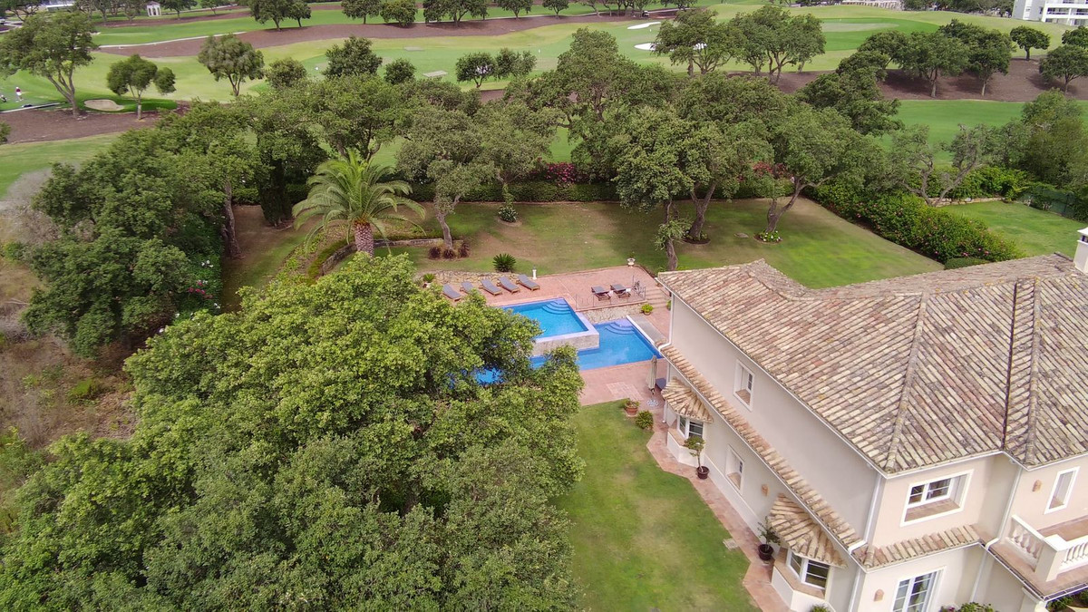 Se vende Villa - Chalet de 7 dormitorios en Costa Del Sol, Cadiz, España