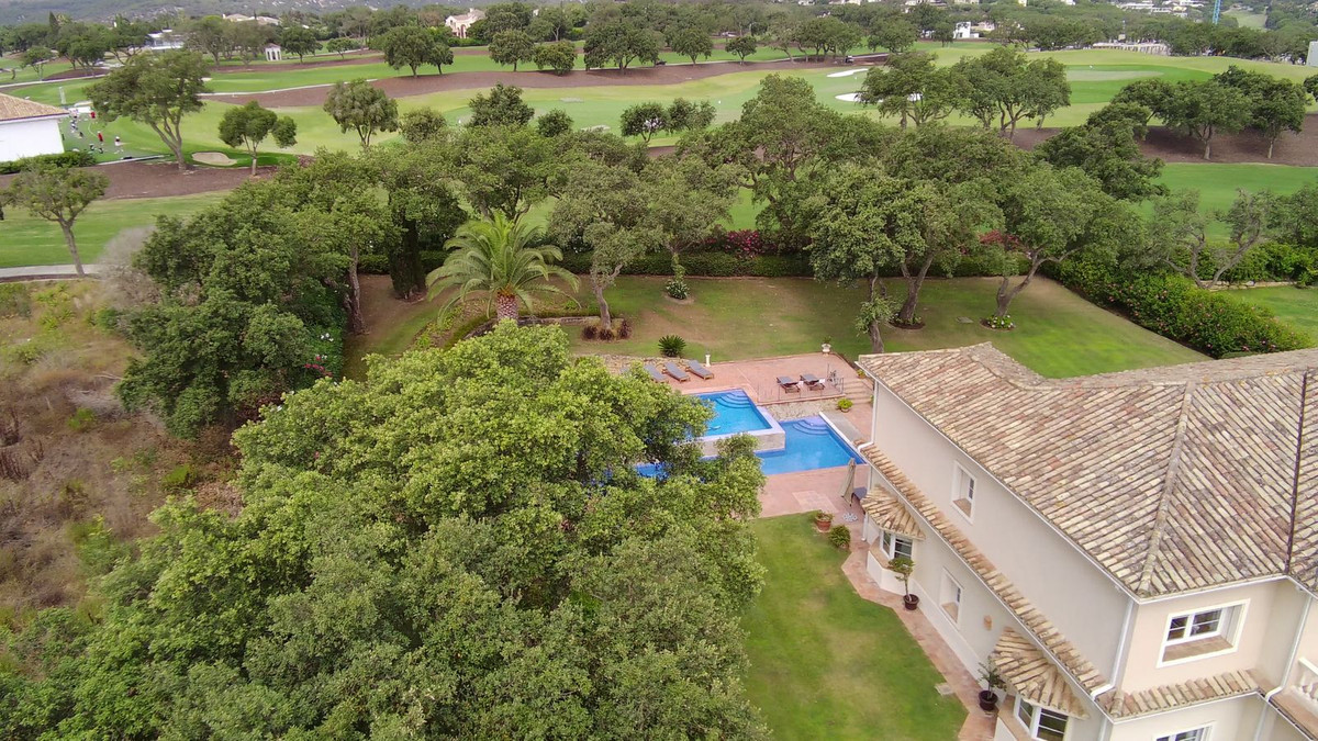 Se vende Villa - Chalet de 7 dormitorios en Costa Del Sol, Cadiz, España