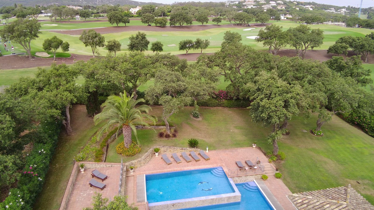 Se vende Villa - Chalet de 7 dormitorios en Costa Del Sol, Cadiz, España