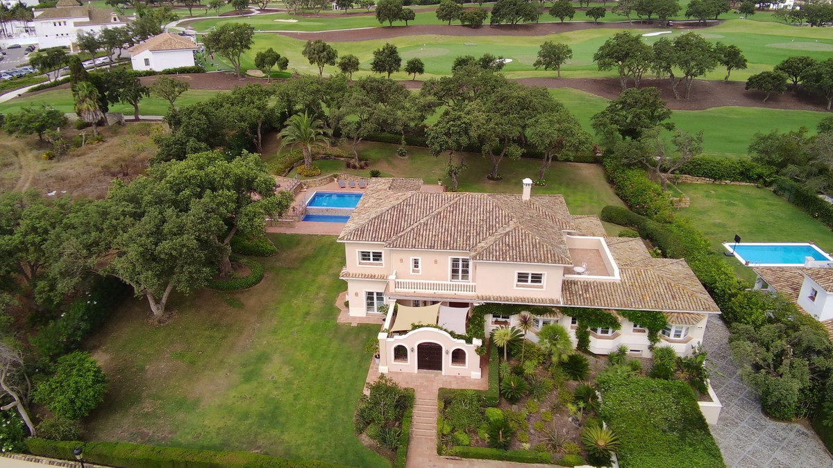 Se vende Villa - Chalet de 7 dormitorios en Costa Del Sol, Cadiz, España