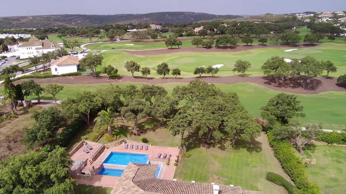 Se vende Villa - Chalet de 7 dormitorios en Costa Del Sol, Cadiz, España