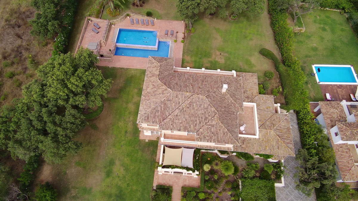 Se vende Villa - Chalet de 7 dormitorios en Costa Del Sol, Cadiz, España