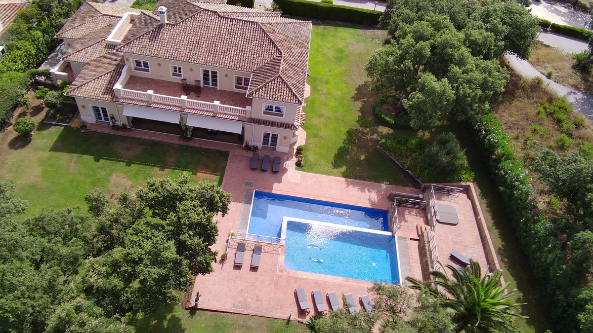 Se vende Villa - Chalet de 7 dormitorios en Costa Del Sol, Cadiz, España