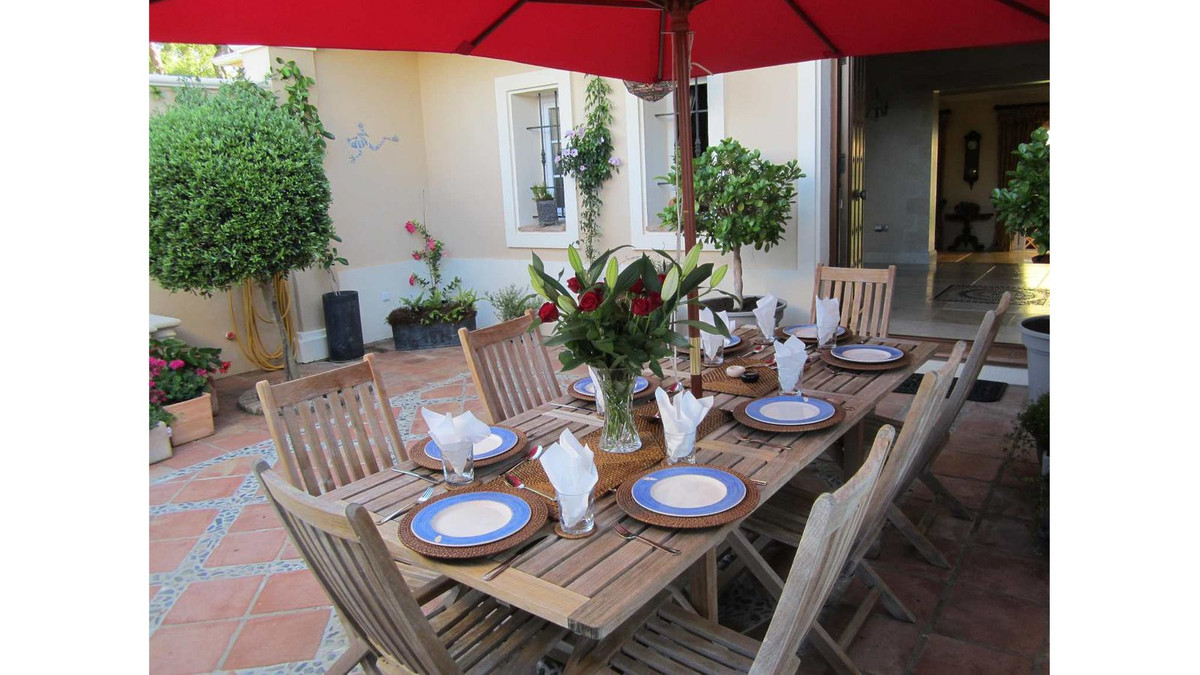 Se vende Villa - Chalet de 7 dormitorios en Costa Del Sol, Cadiz, España
