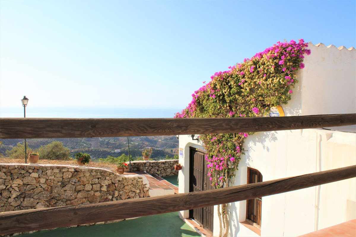 3 Bed Townhouse for sale in Frigiliana Costa Del Sol East, Málaga, Spain