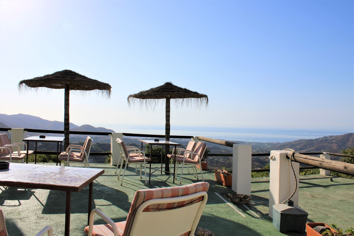 3 Bed Townhouse for sale in Frigiliana Costa Del Sol East, Málaga, Spain