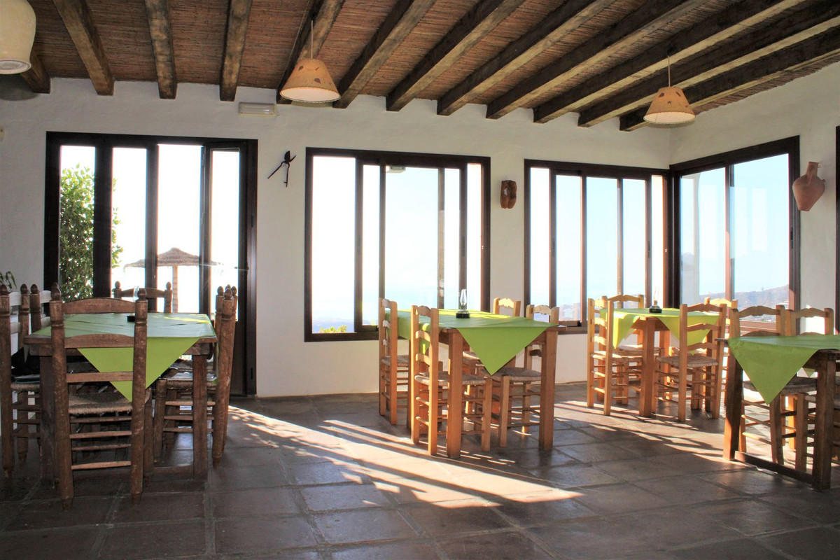 3 Bed Townhouse for sale in Frigiliana Costa Del Sol East, Málaga, Spain