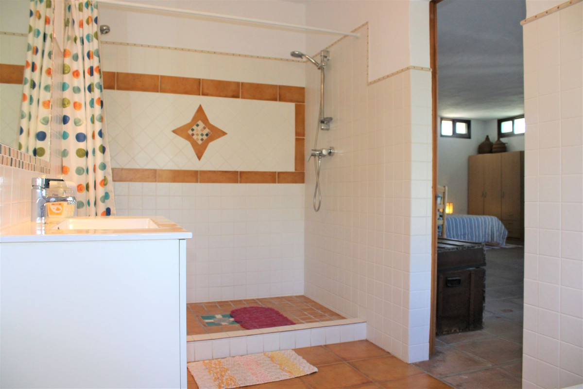3 Bed Townhouse for sale in Frigiliana Costa Del Sol East, Málaga, Spain