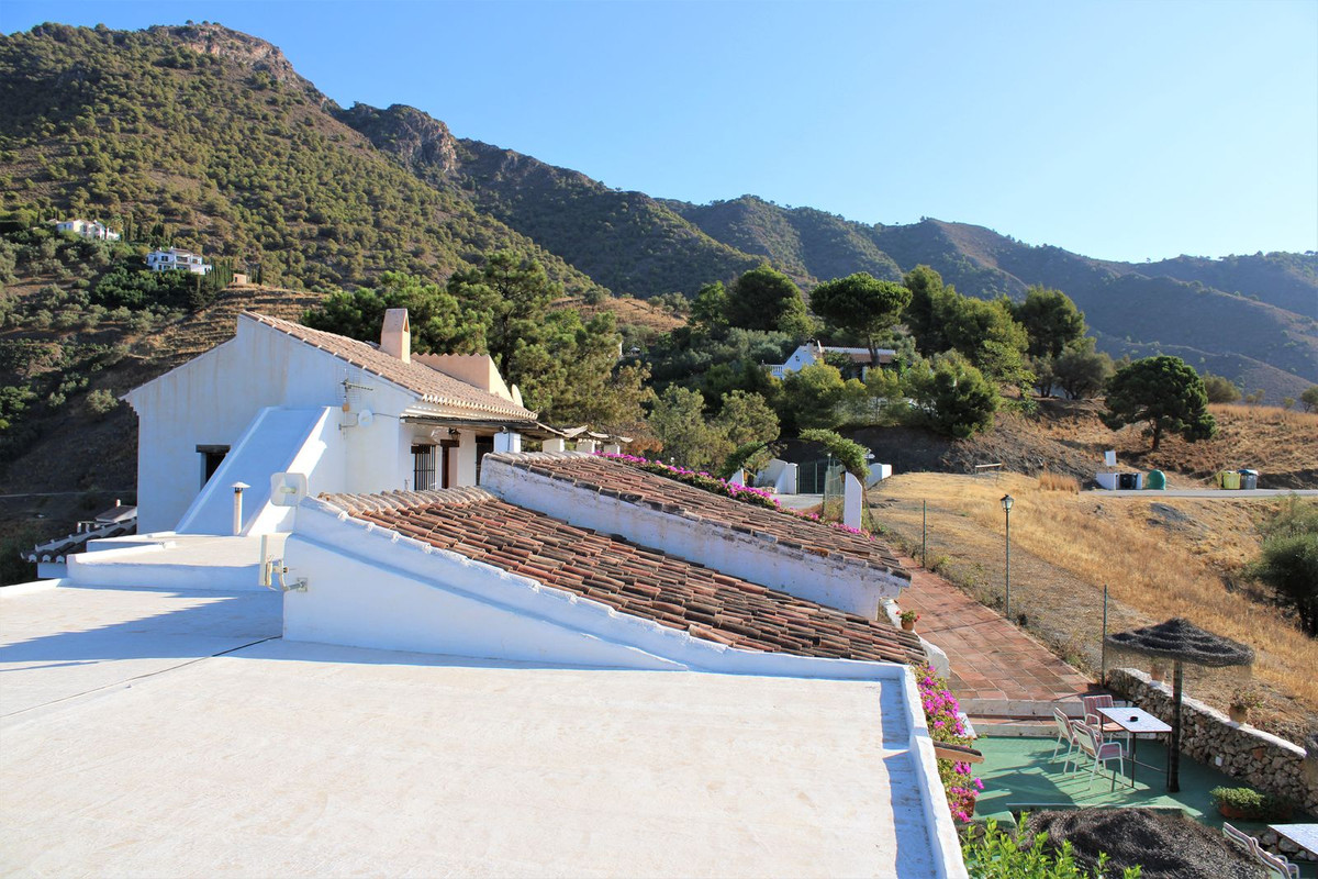 3 Bed Townhouse for sale in Frigiliana Costa Del Sol East, Málaga, Spain