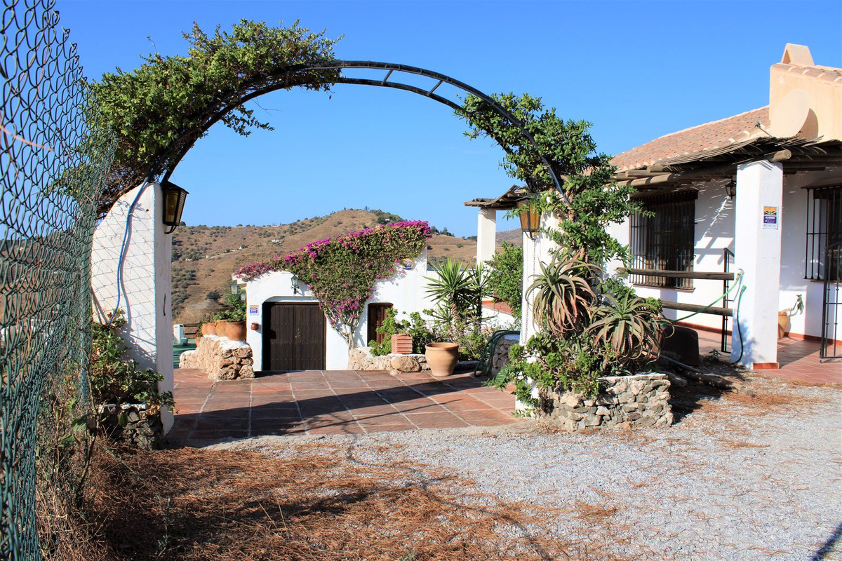 3 Bed Townhouse for sale in Frigiliana Costa Del Sol East, Málaga, Spain