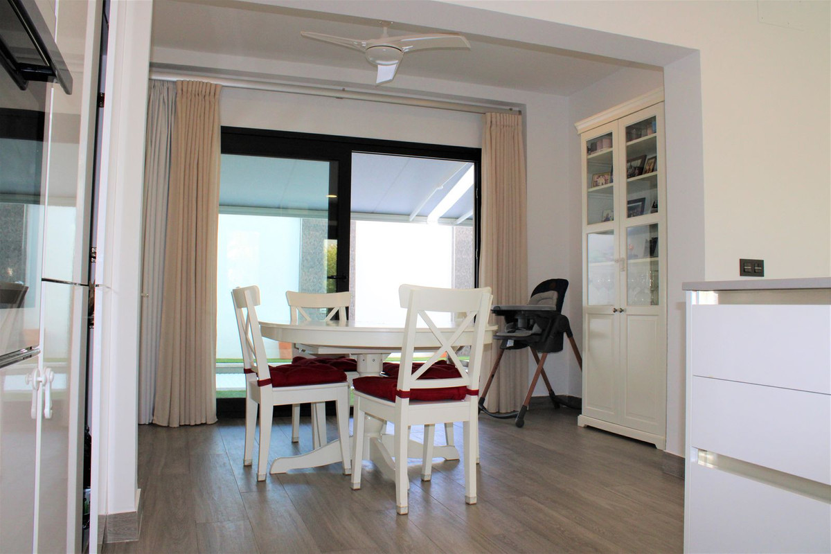 6 Bed Townhouse for sale in Nerja Costa Del Sol East, Málaga, Spain