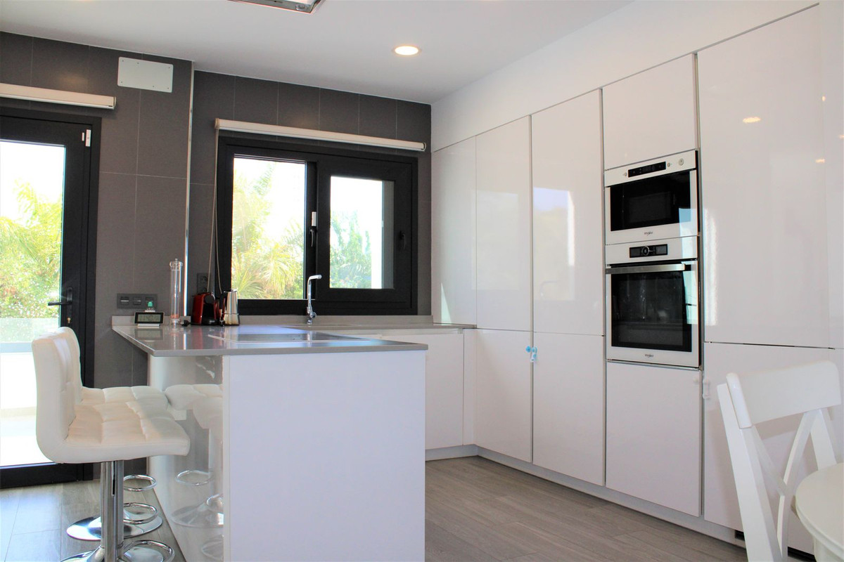 6 Bed Townhouse for sale in Nerja Costa Del Sol East, Málaga, Spain