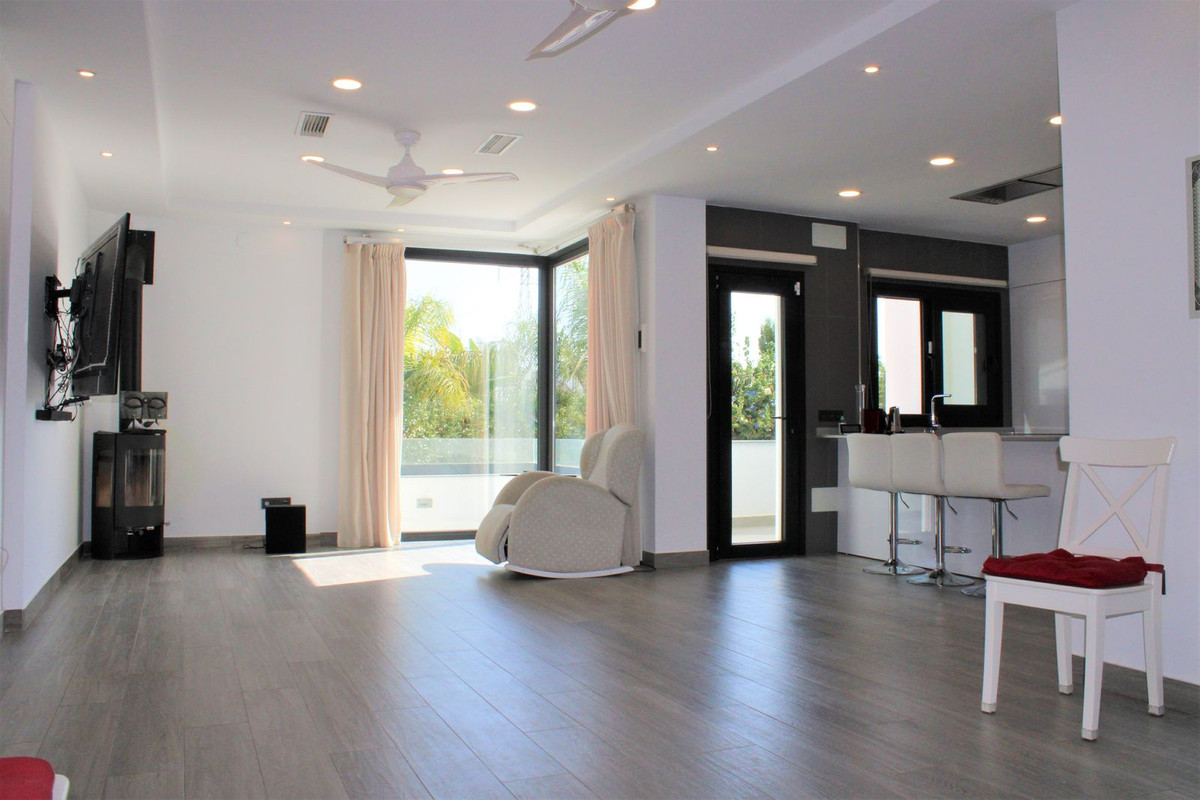 6 Bed Townhouse for sale in Nerja Costa Del Sol East, Málaga, Spain