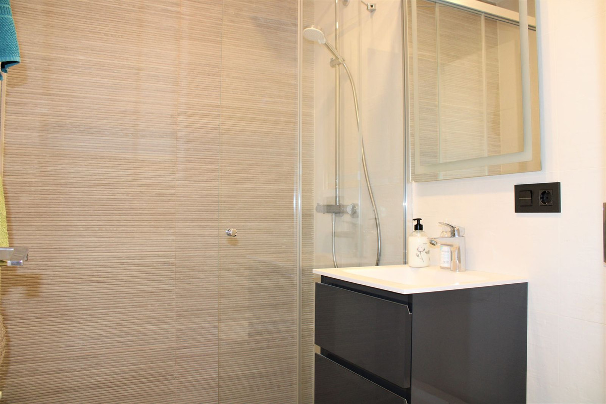 6 Bed Townhouse for sale in Nerja Costa Del Sol East, Málaga, Spain