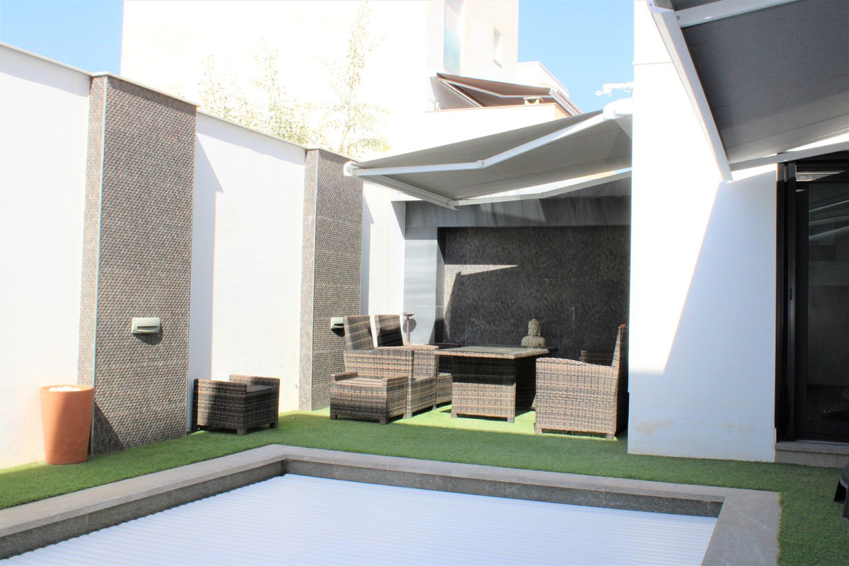 6 Bed Townhouse for sale in Nerja Costa Del Sol East, Málaga, Spain
