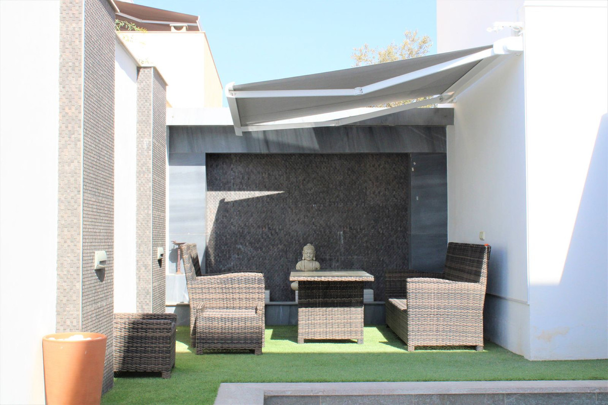 6 Bed Townhouse for sale in Nerja Costa Del Sol East, Málaga, Spain