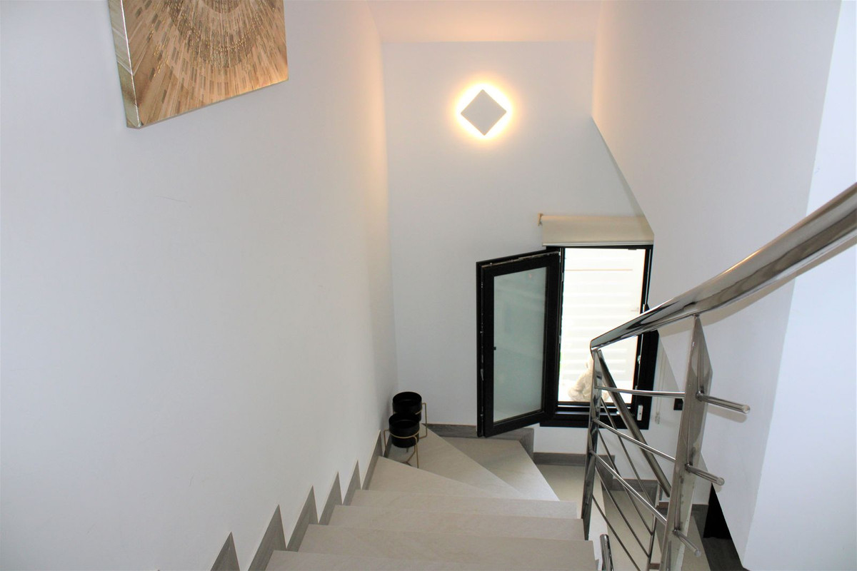 6 Bed Townhouse for sale in Nerja Costa Del Sol East, Málaga, Spain