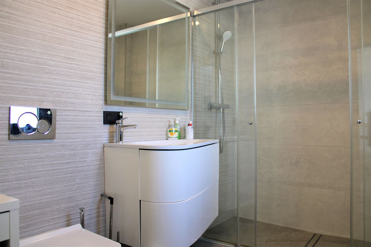6 Bed Townhouse for sale in Nerja Costa Del Sol East, Málaga, Spain