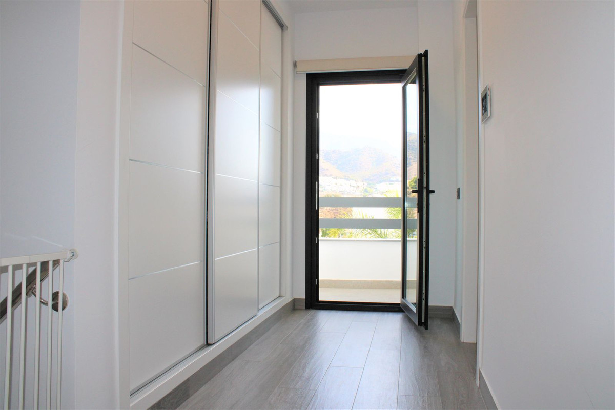 6 Bed Townhouse for sale in Nerja Costa Del Sol East, Málaga, Spain